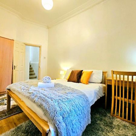 Charming Home With Private Balcony, On 1St Floor, With 2 Bathrooms, 3 Min Walk To Earl'S Court Station London Exterior photo
