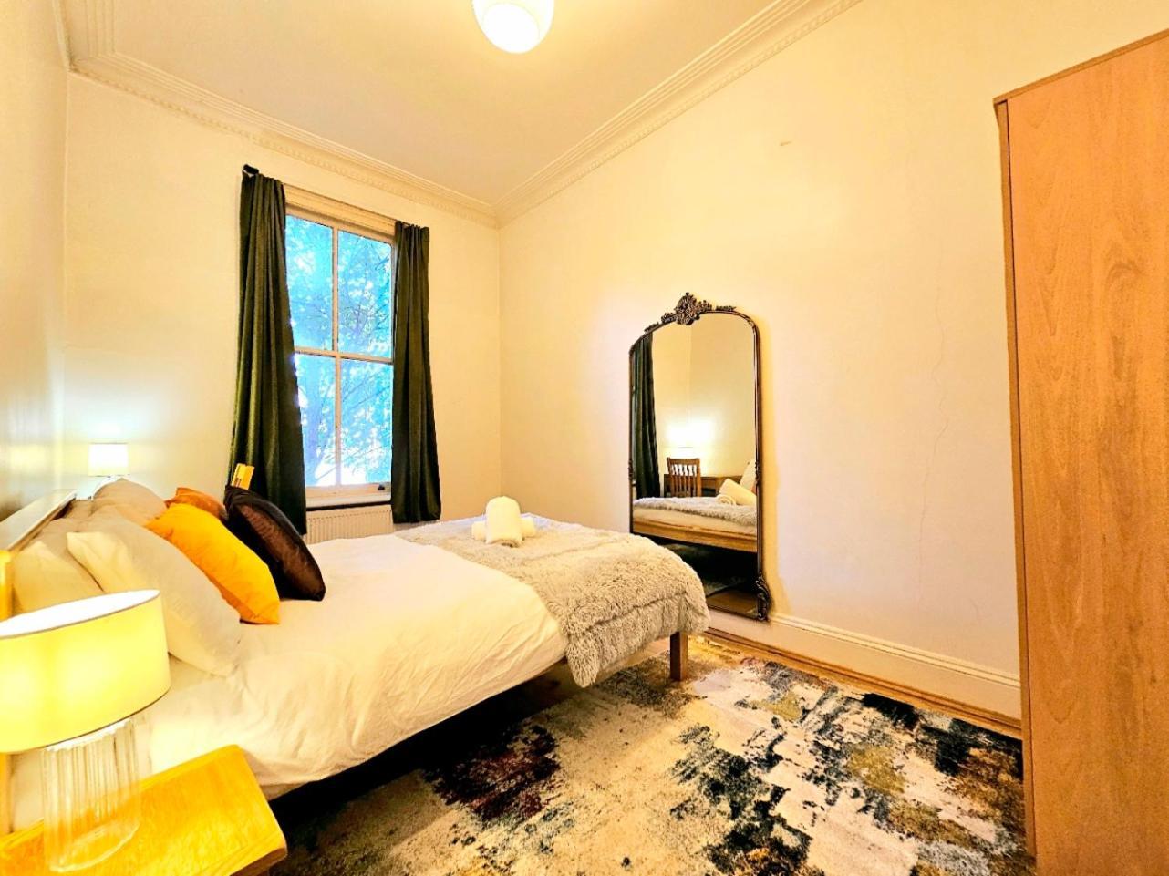 Charming Home With Private Balcony, On 1St Floor, With 2 Bathrooms, 3 Min Walk To Earl'S Court Station London Exterior photo